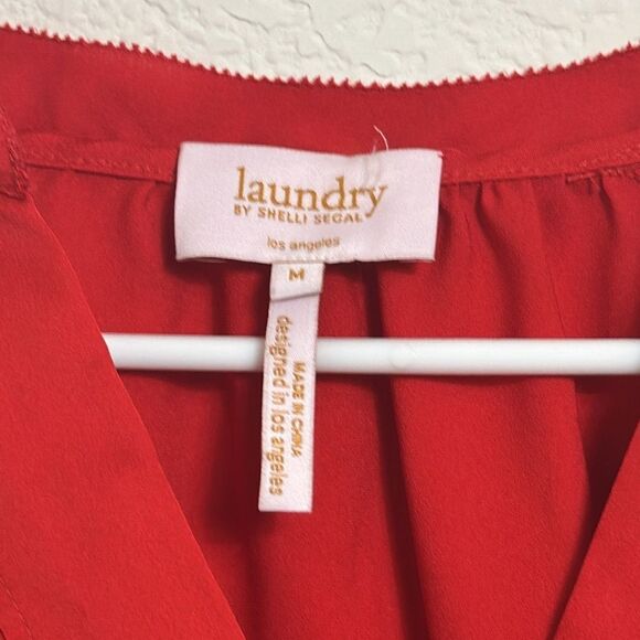 Laundry Shelli Segal medium red v-neck blouse new condition nwot 24C - Picture 2 of 7